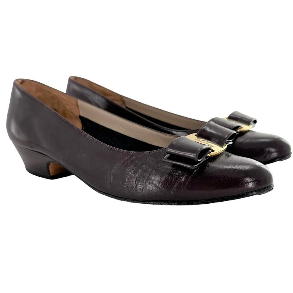 SALVATORE FERRAGAMO Chocolate Brown Leather Vara Bow Low Heel Pumps Size 6.5 AA